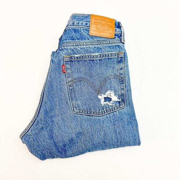 Levi's Wedgie Distressed Denim Jeans Ripped Knee Size 26 - Picture 1 of 9